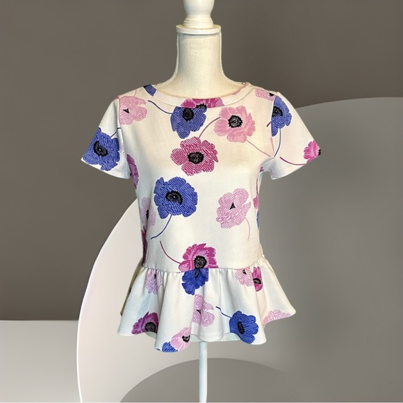 Elle White Purple / Blue Floral Jacquard Short Sleeve Peplum Blouse Size Small - Picture 1 of 8